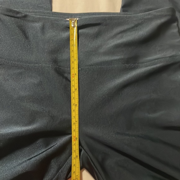 Forever21 active wear leggings - Picture 5 of 6